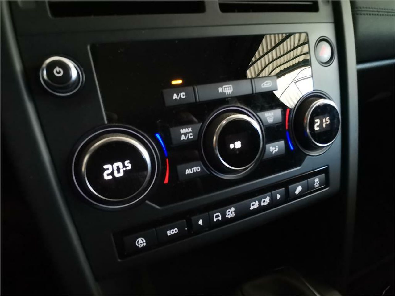 Land-Rover Discovery Sport 2.0L TD4 110kW (150CV) 4x4 HSE - foto 18