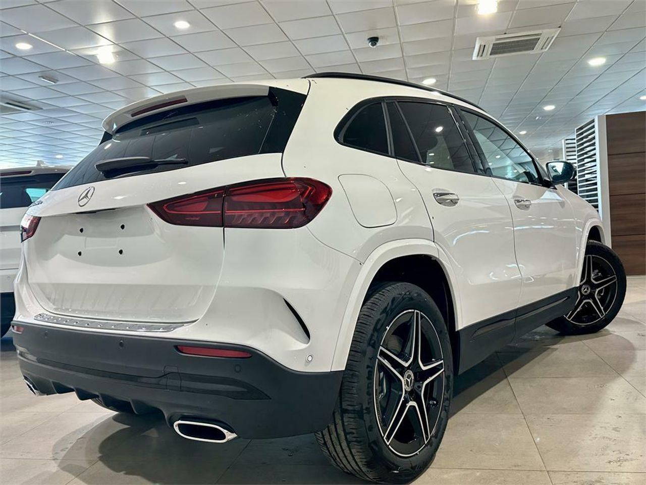 Mercedes GLA 250e - foto 2