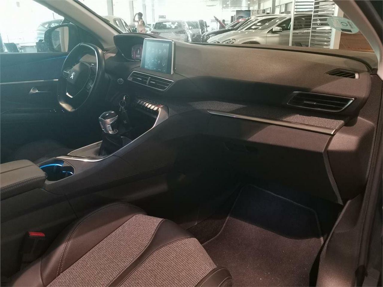 Peugeot 5008 Allure 1.2L PureTech 96kW (130CV) EAT8 - foto 14