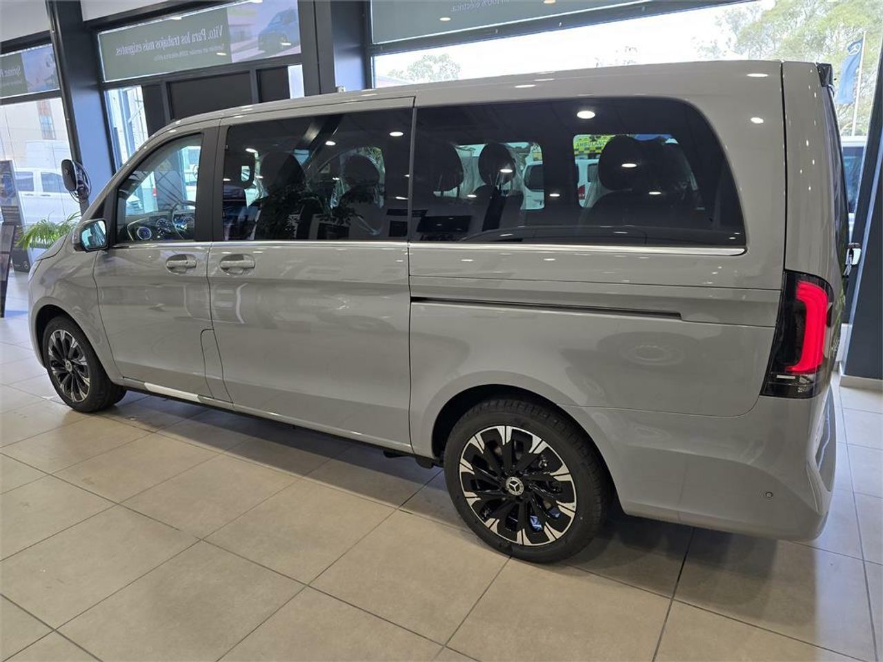 Mercedes Clase V 220 d Avantgarde Largo - foto 3