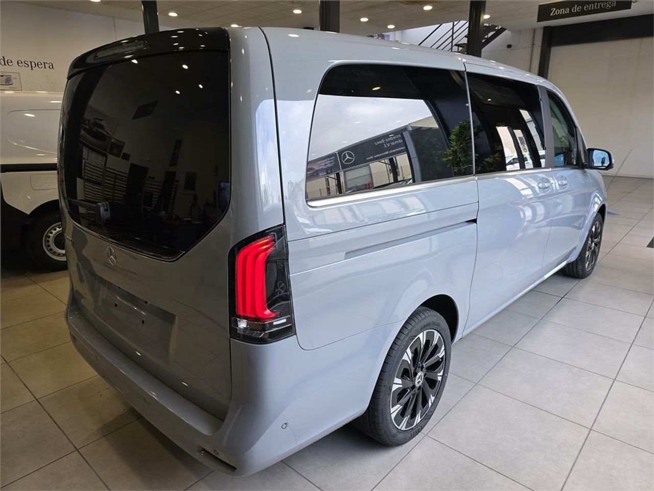 Mercedes Clase V 220 d Avantgarde Largo - foto 4