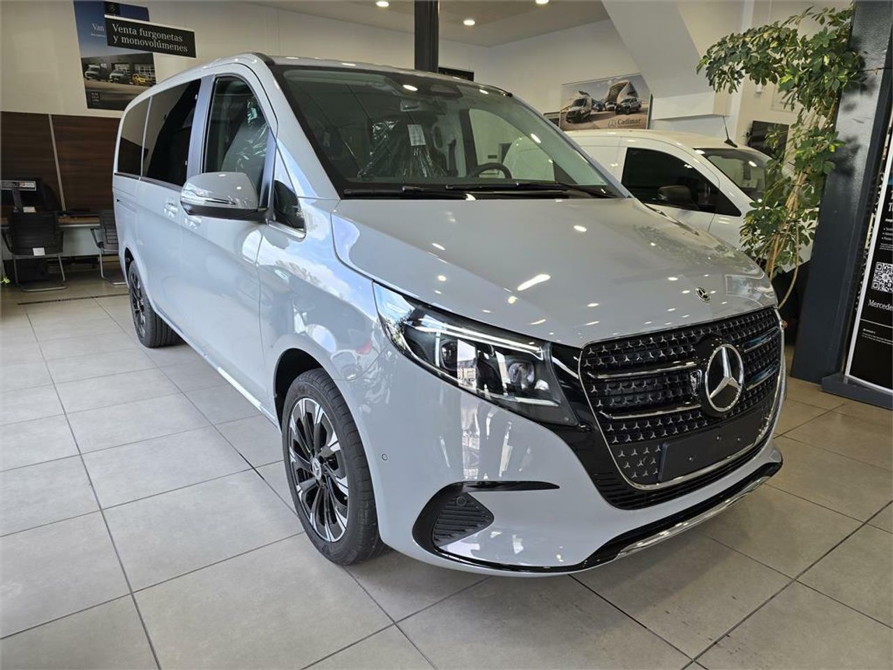 Mercedes Clase V 220 d Avantgarde Largo - foto 2