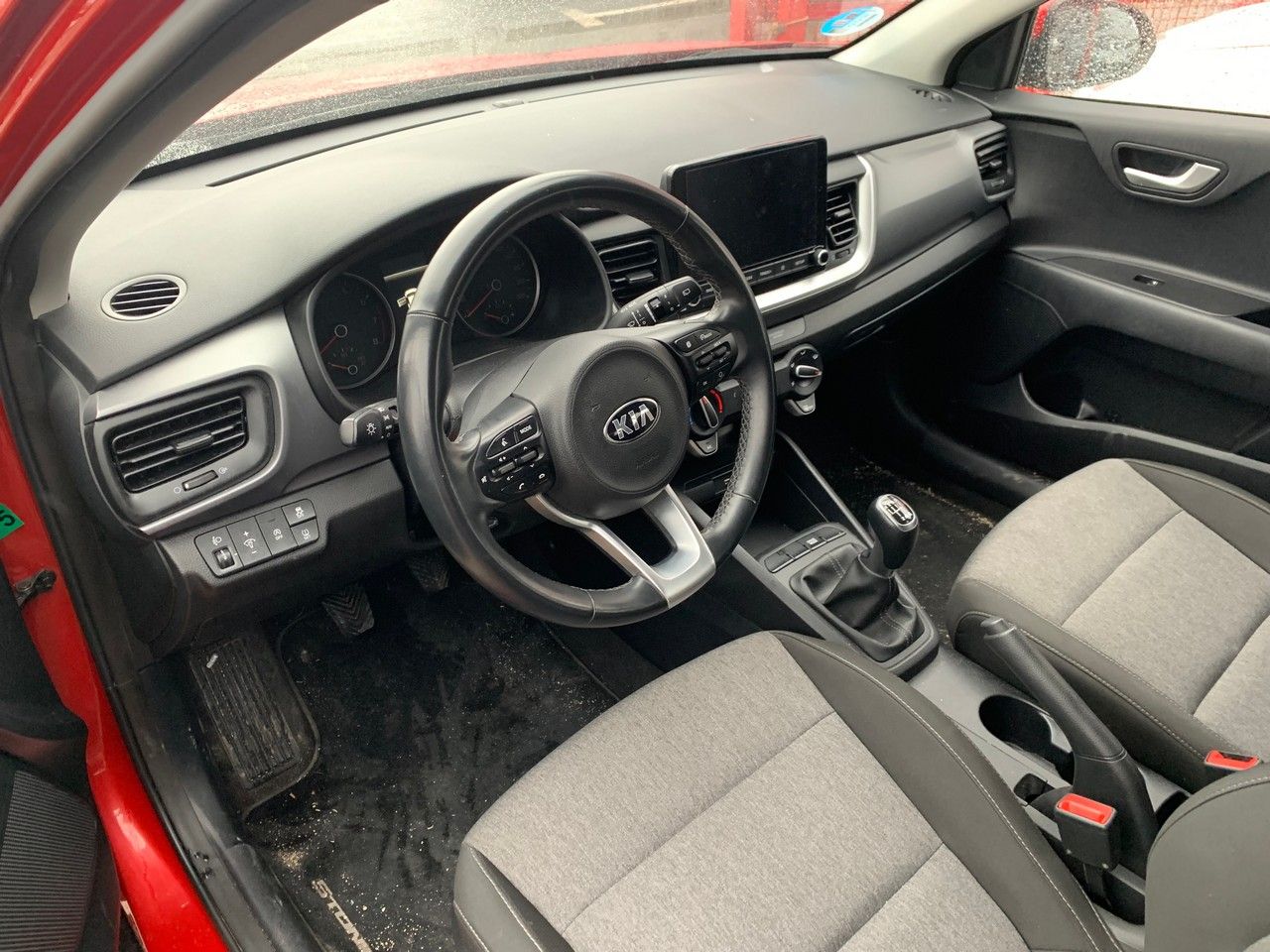 kia stonic 2021 / foto grande (3)