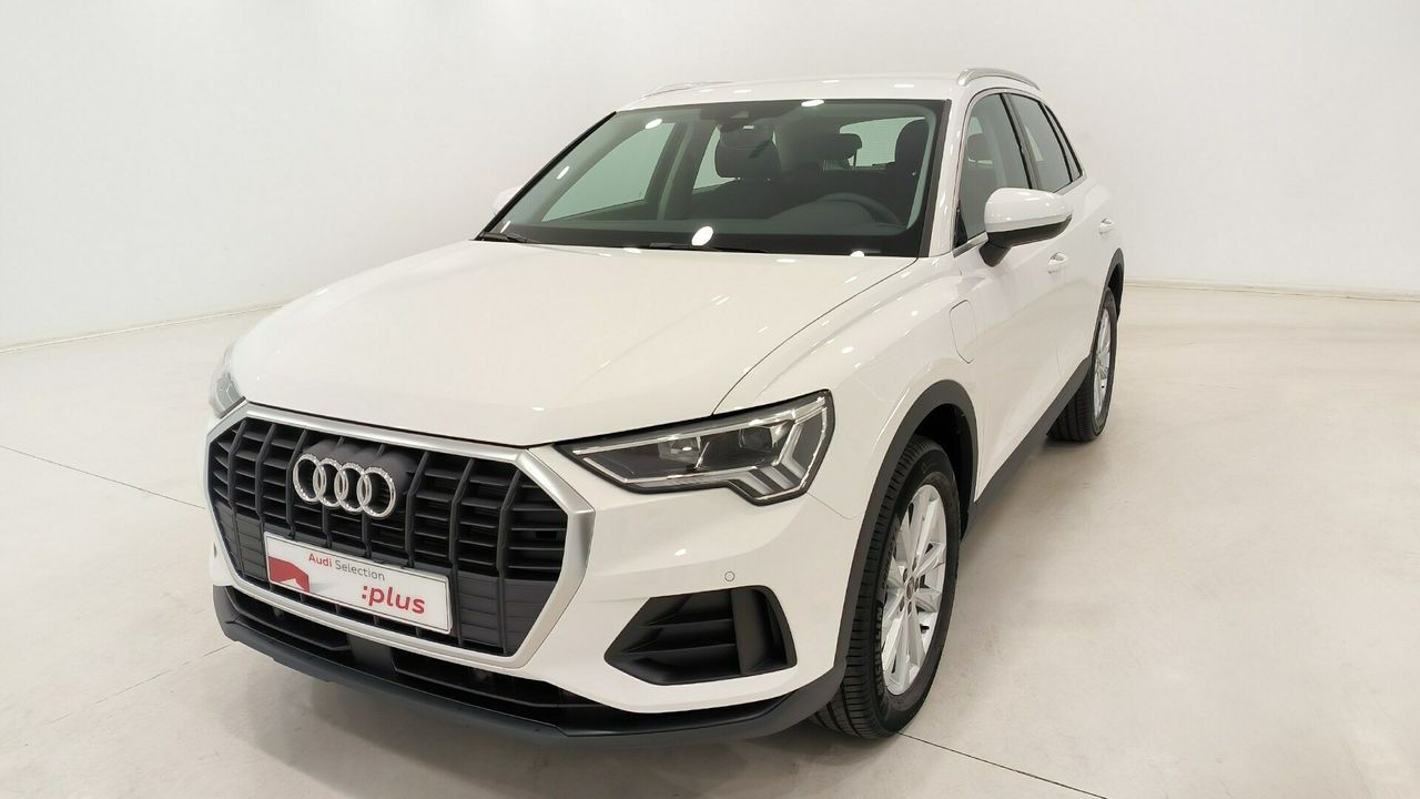 audi q3 2024 /