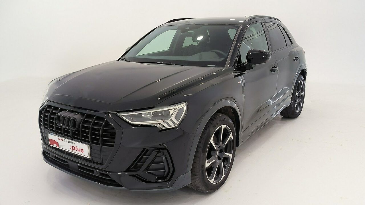 audi q3 2024 /