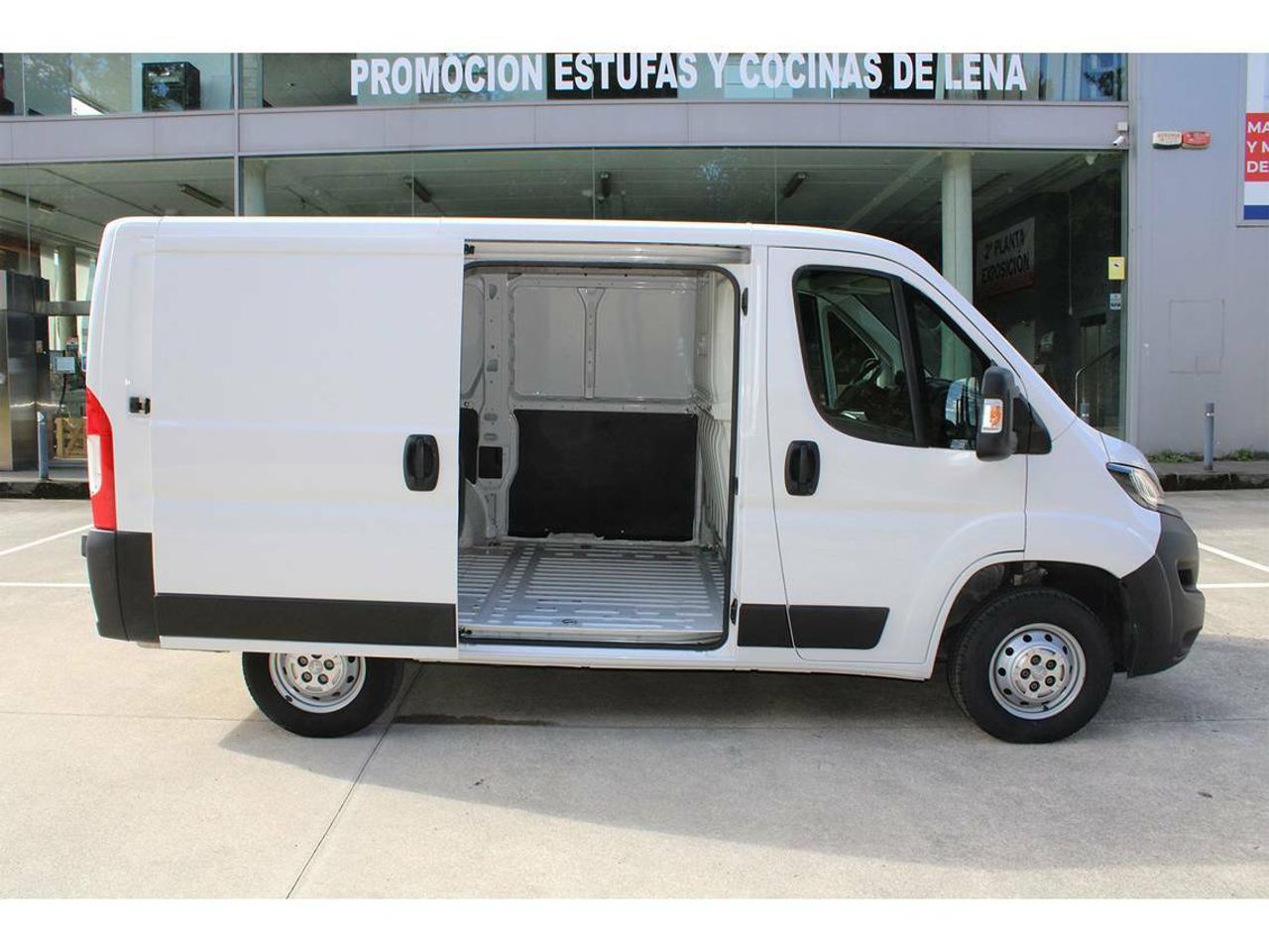 Deja  de segunda mano - peugeot boxer 2022 /