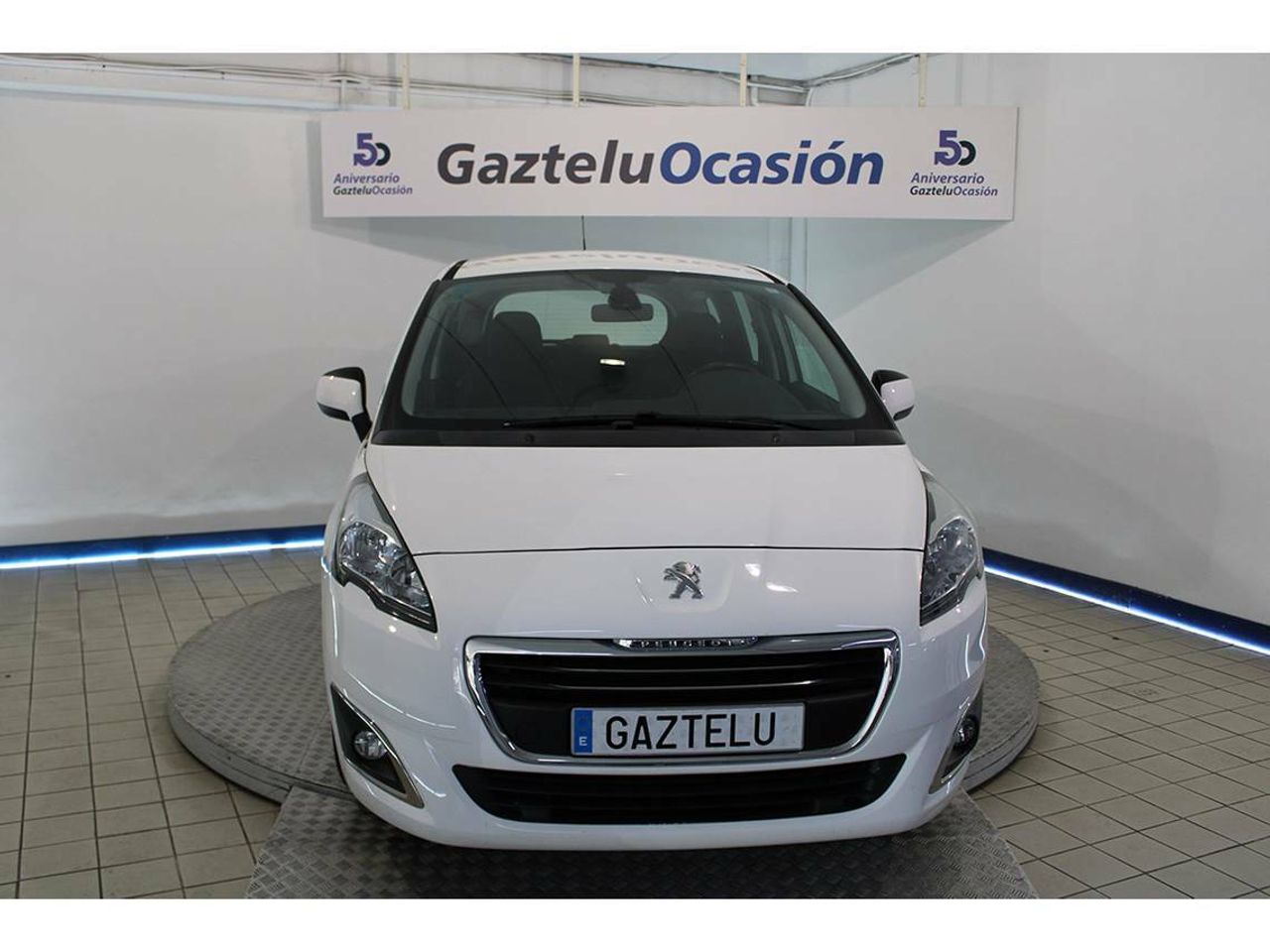 Conexiones usb y aux  de segunda mano - peugeot 5008 2015 /
