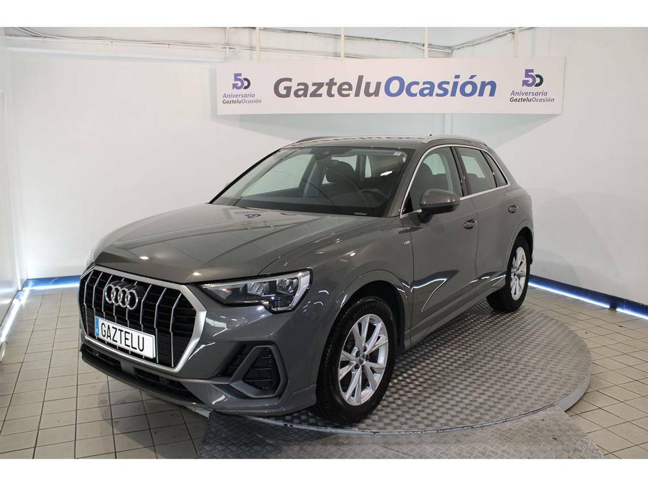 audi q3 2019 /