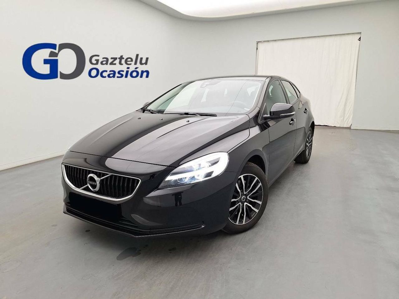 volvo v40 2019 /