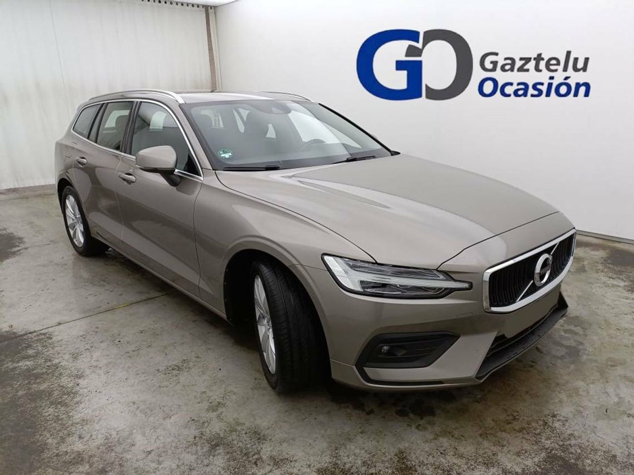 volvo v60 2020 /