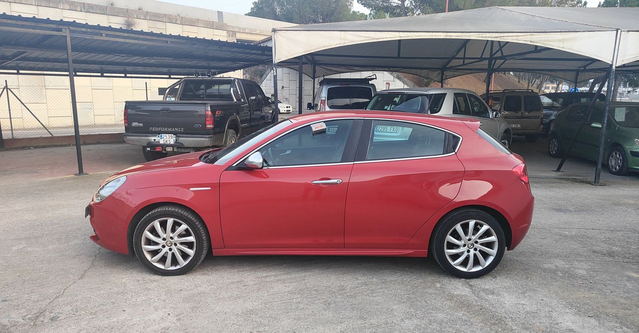 alfa romeo giulietta 2012 / foto grande (3)