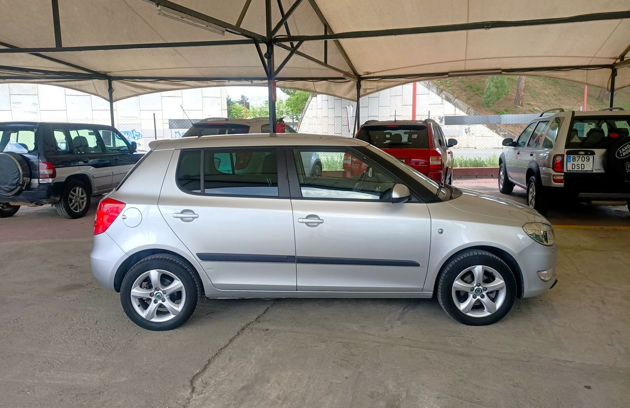 skoda fabia 2011 / foto grande (2)