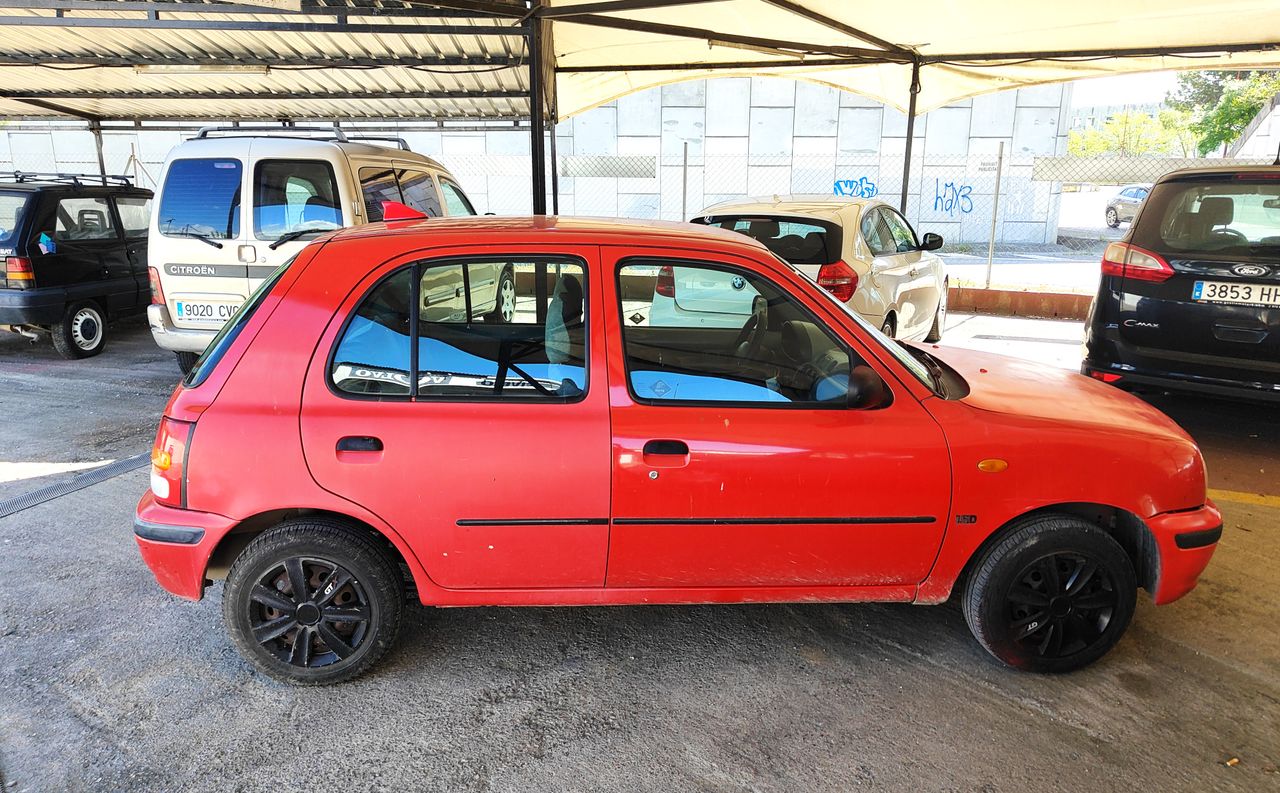 nissan micra 2000 / foto grande (2)
