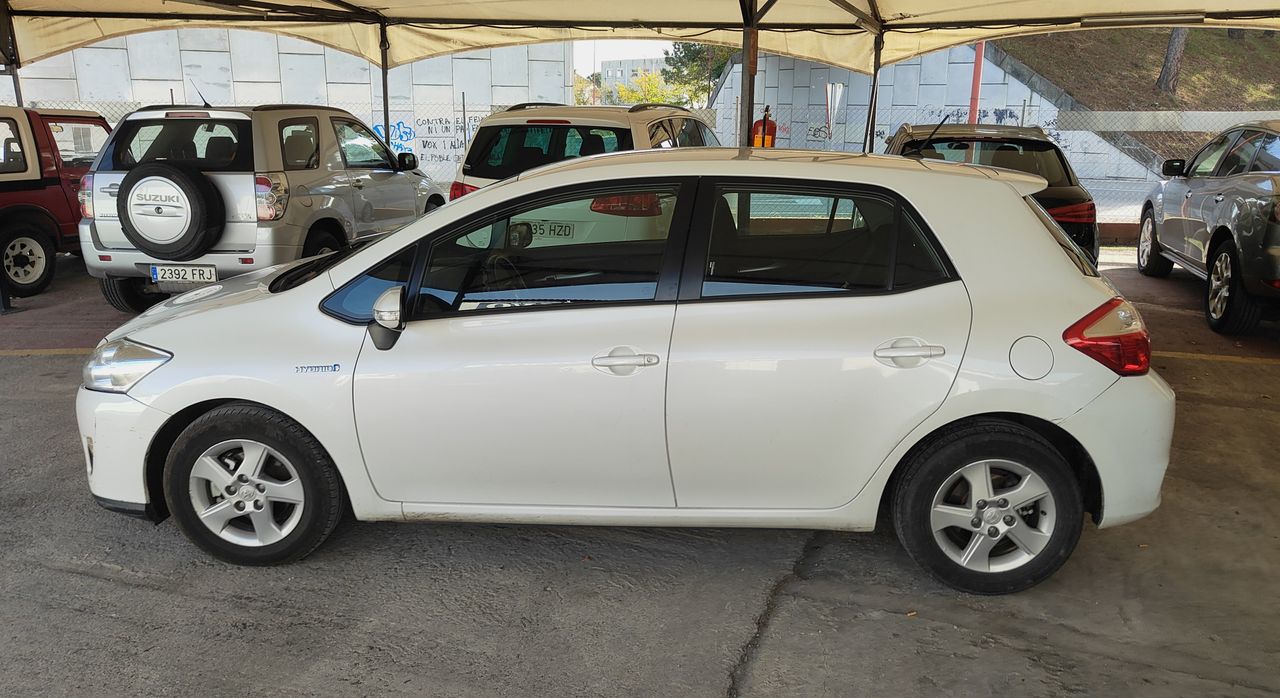 Toyota Auris 1.8 ACTIVE HSD  HIBRID  AUT. - foto 3