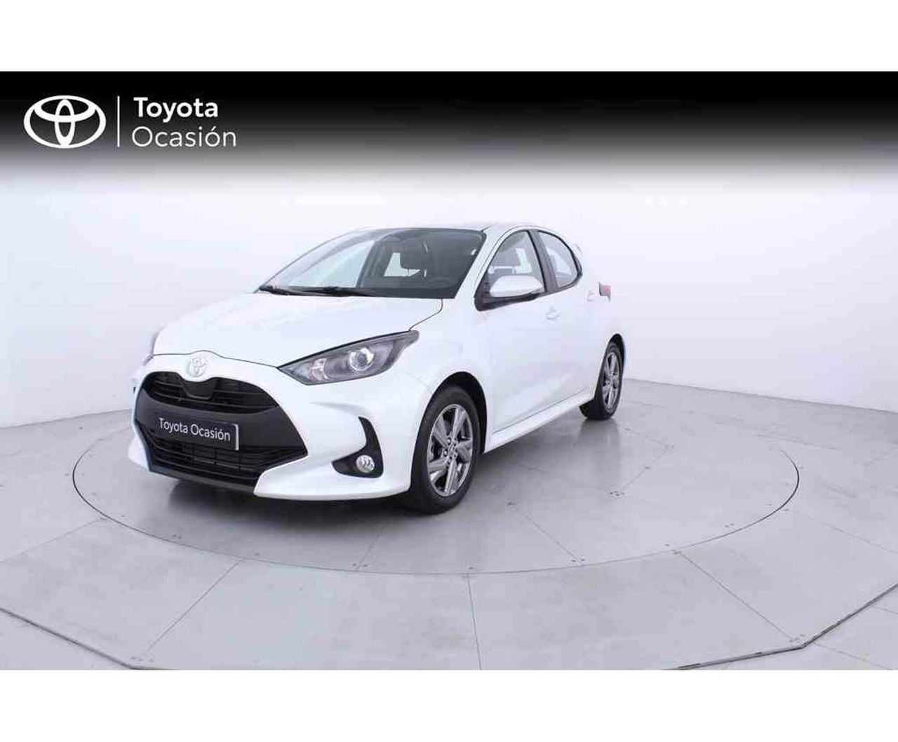 toyota yaris 2024 /