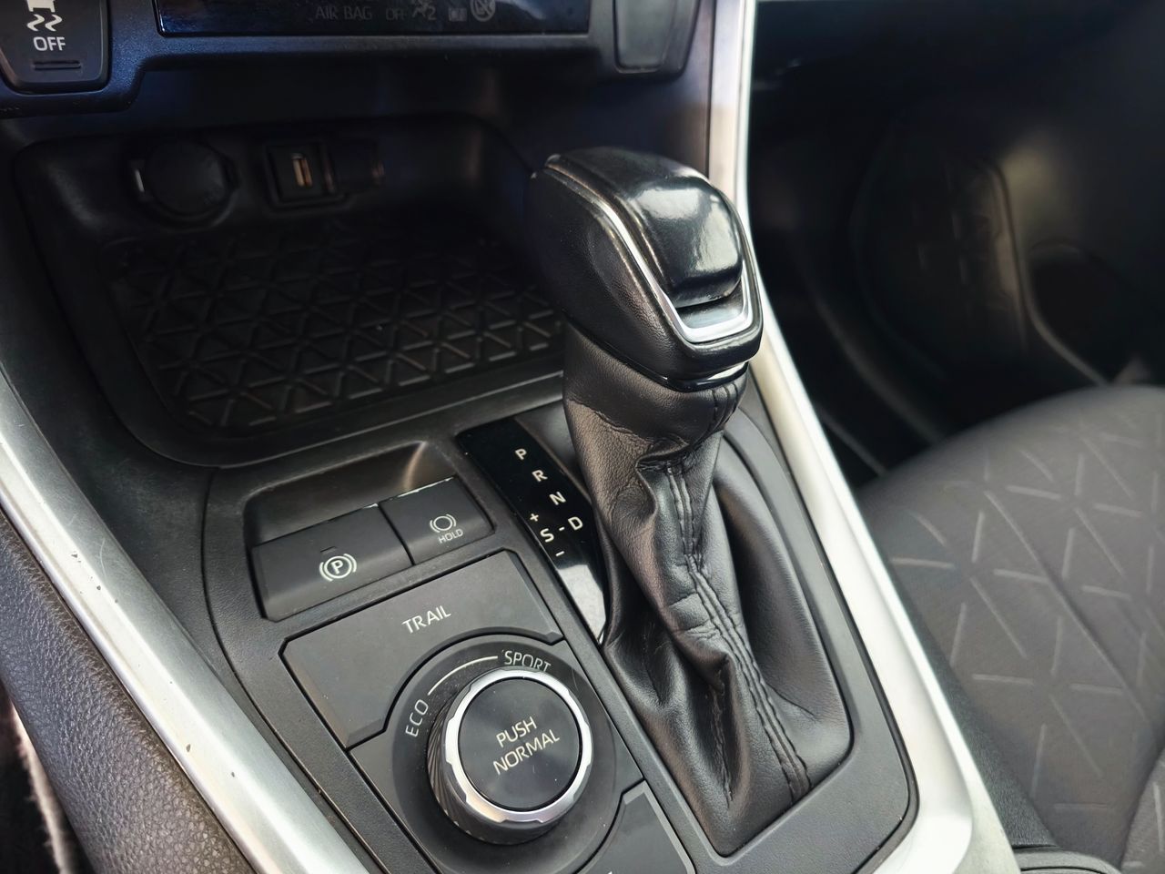 toyota rav4 2021 / foto grande (3)