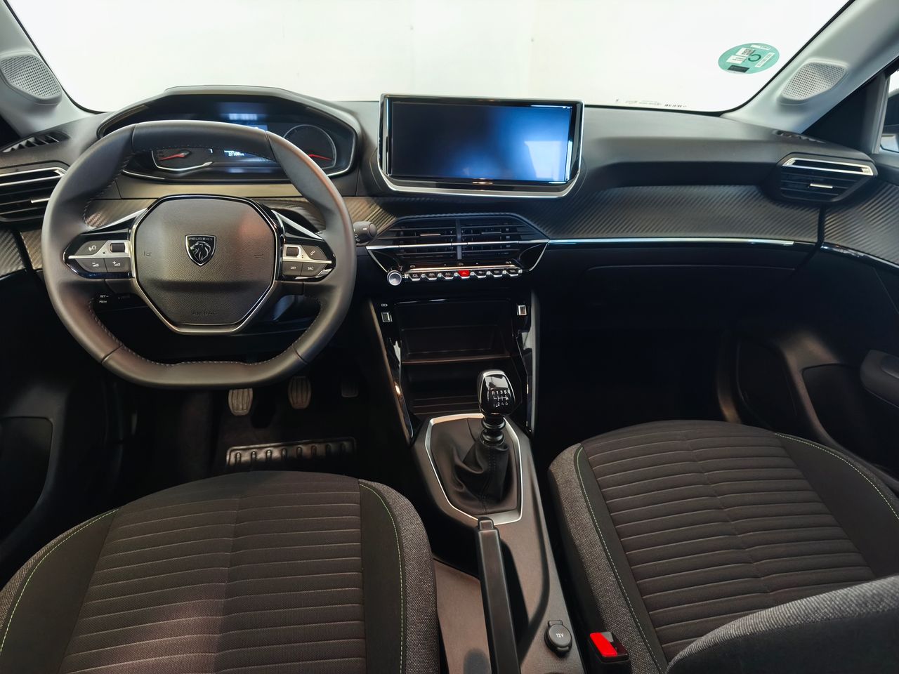 peugeot 208 2024 / foto grande (3)