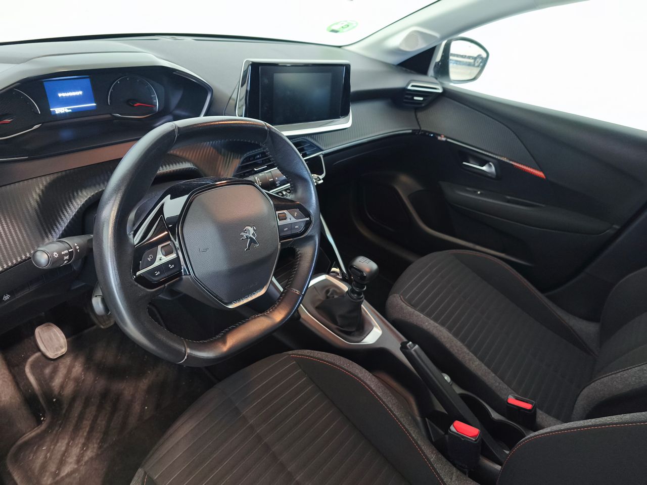 peugeot 208 2021 / foto grande (2)