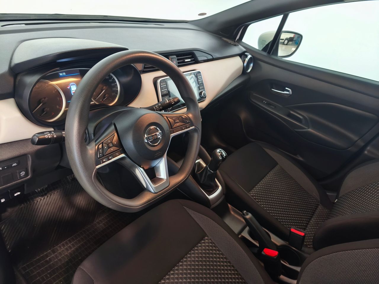 nissan micra 2021 / foto grande (2)