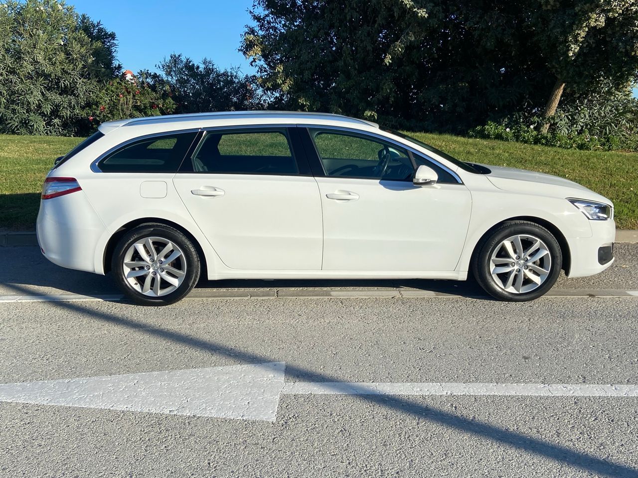 Peugeot 508 SW Active 1.6 BlueHDi 120 EAT6 - Foto 2