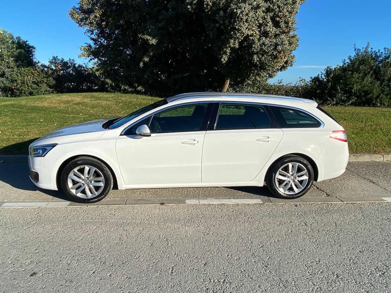 Peugeot 508 SW Active 1.6 BlueHDi 120 EAT6 - Foto 2