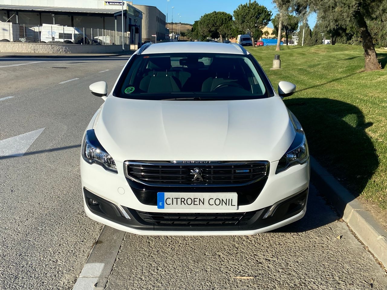 peugeot 508 sw active 1.6 bluehdi 120 eat6 foto grande (2)