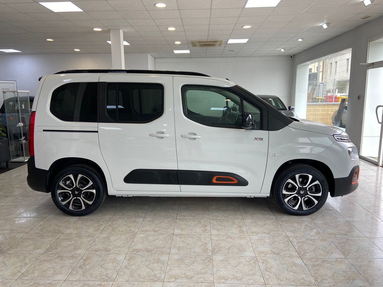 Citroën Berlingo Talla M BlueHDi 130 S&S EAT8 Shine - Foto 2