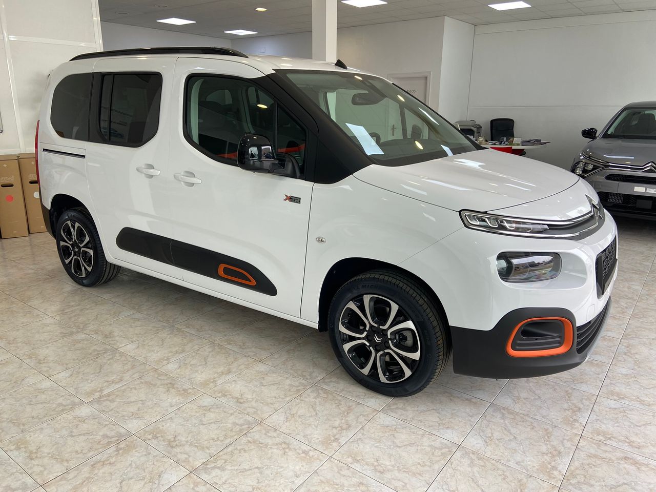 Citroën Berlingo Talla M BlueHDi 130 S&S EAT8 Shine - Foto 2