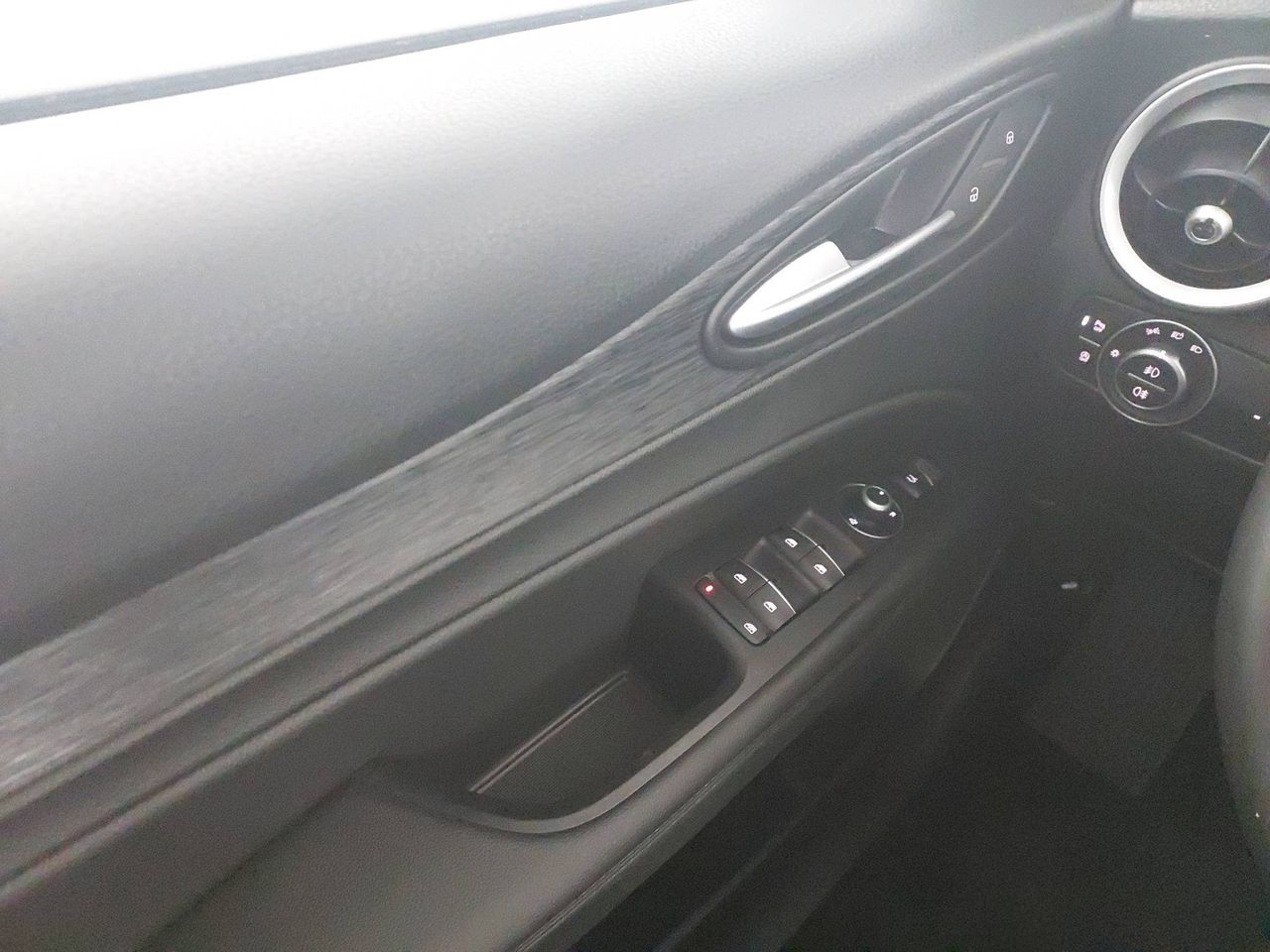 Alfa Romeo Stelvio  2.2 Diesel 140kW (190cv)  AWD SPRINT - Foto 19