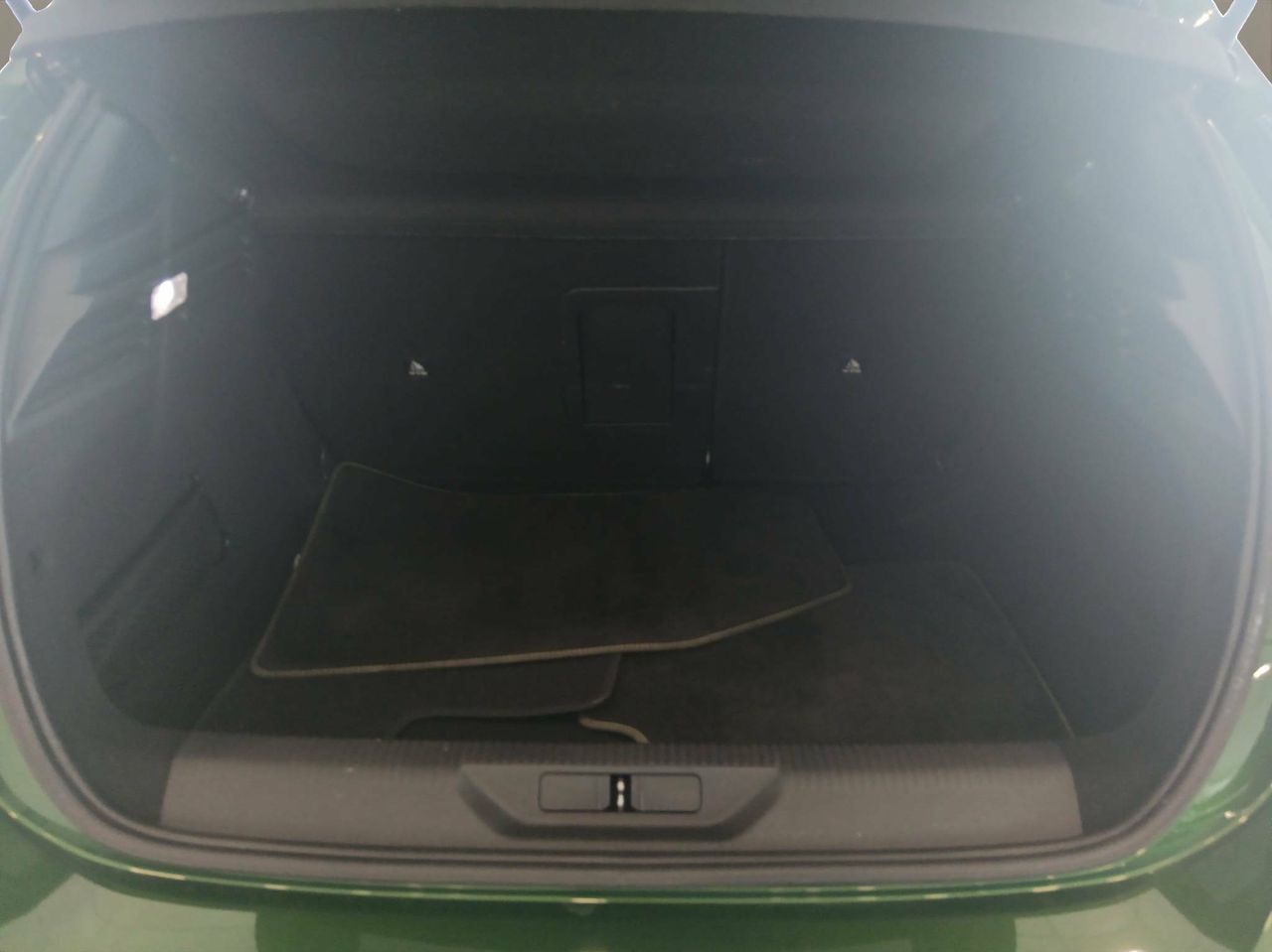 Peugeot 308  5P  BlueHDi 130 S&S EAT8 GT - Foto 6