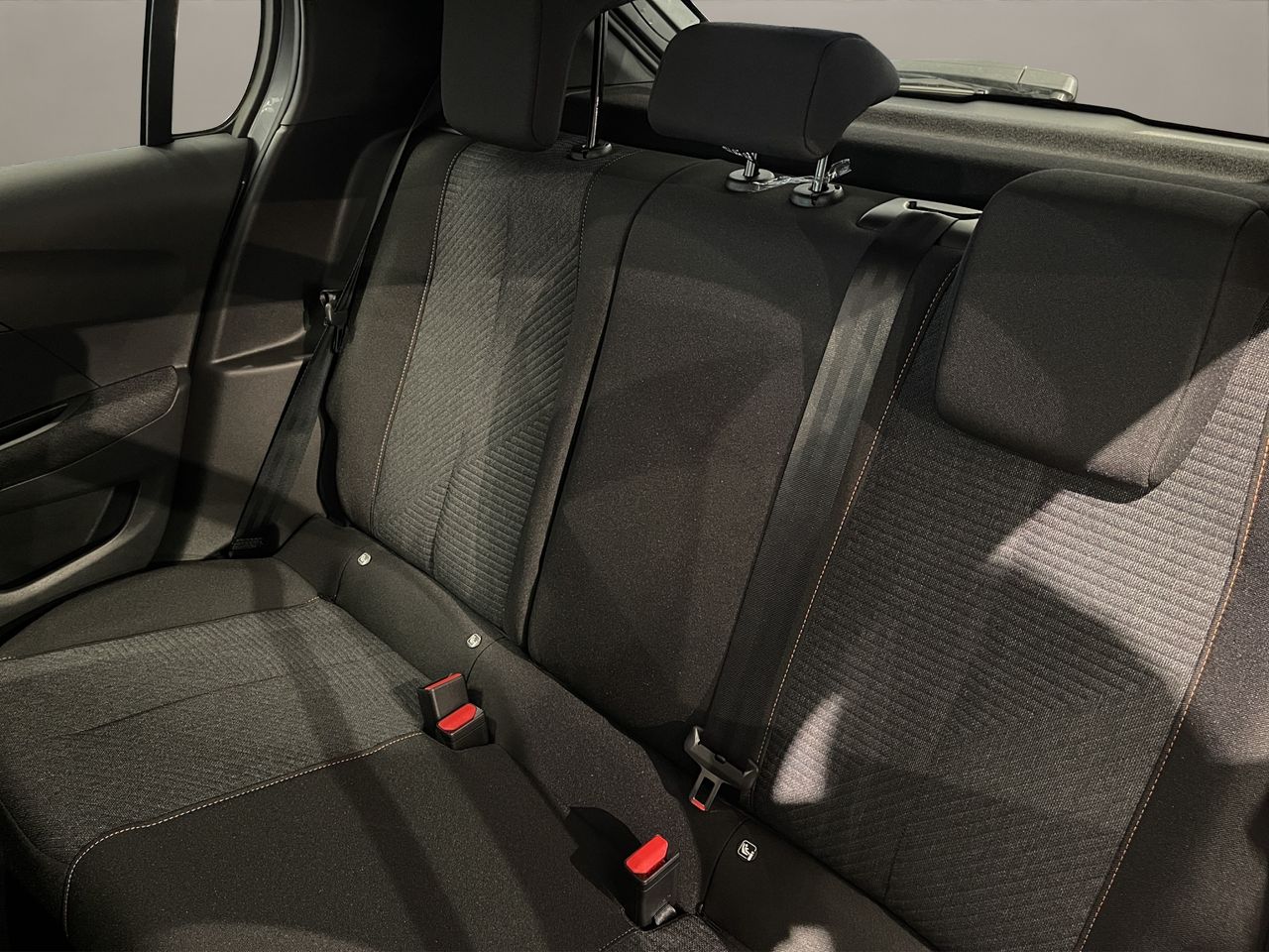 Peugeot 208 Allure HYBRID 110 eDCS6 - Foto 12