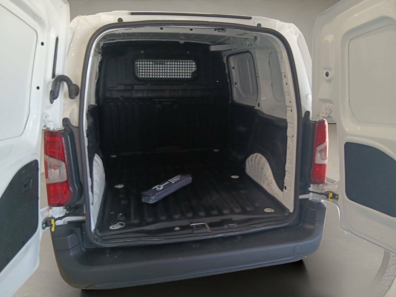 Peugeot Partner   Standard 600kg BlueHDi 73kW Premium - Foto 6
