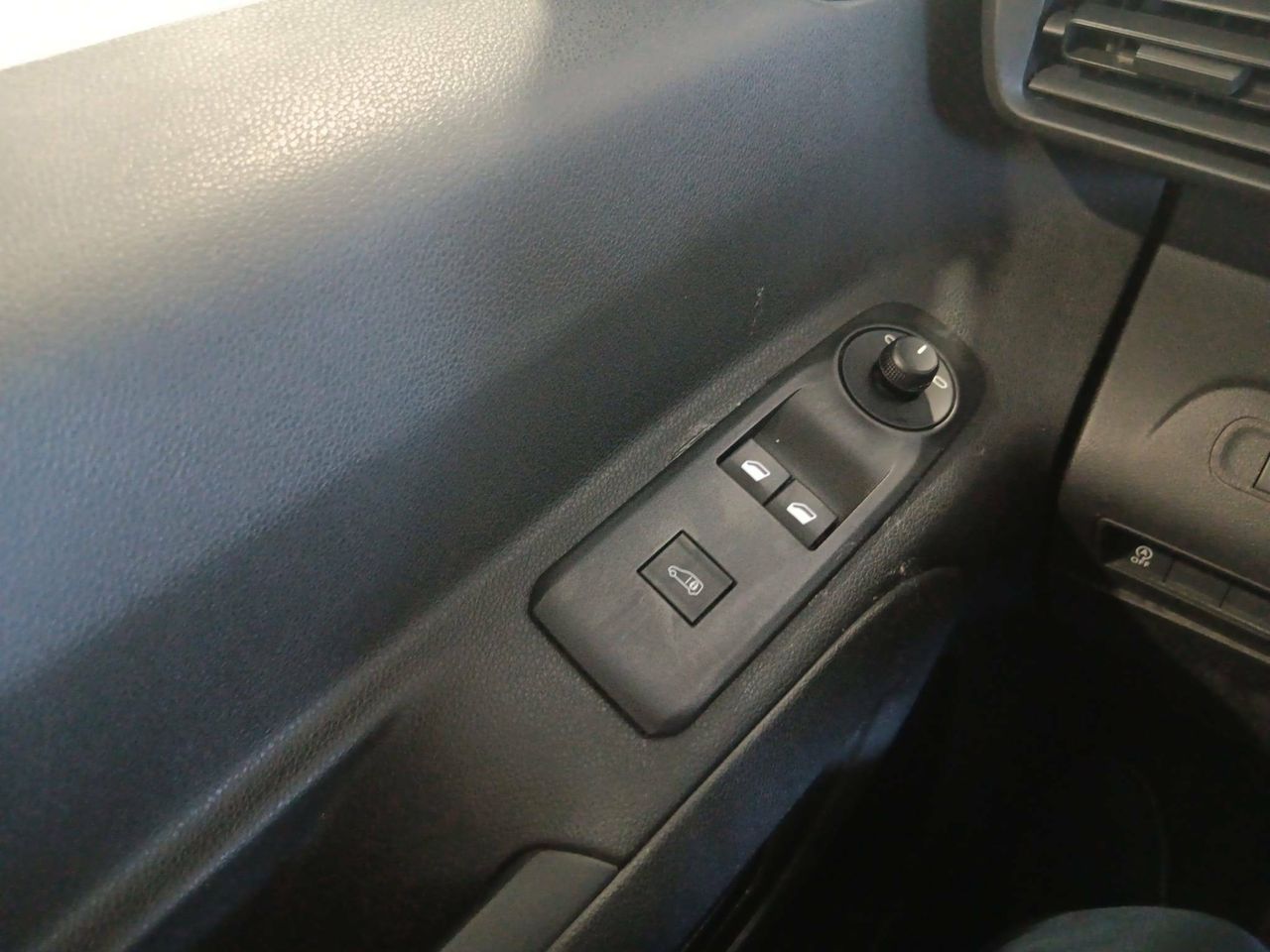 Peugeot Partner   Standard 600kg BlueHDi 73kW Premium - Foto 10
