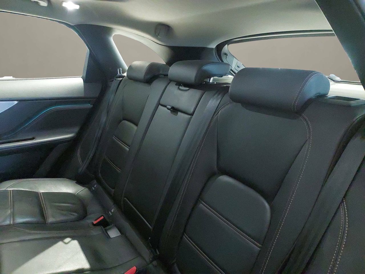 Jaguar F-Pace  2.0L i4D AWD Manual Portfolio - Foto 10