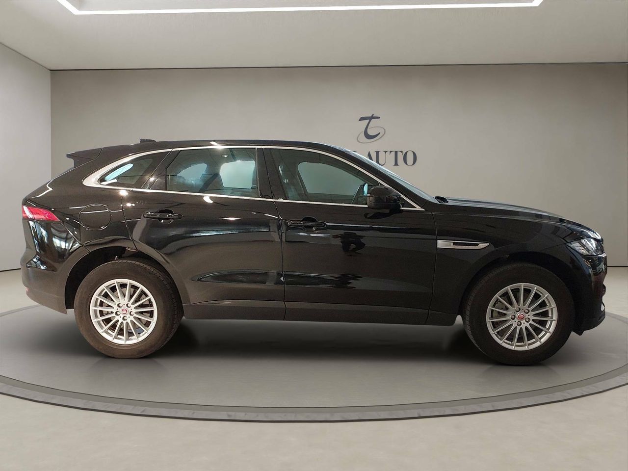 Jaguar F-Pace  2.0L i4D AWD Manual Portfolio - Foto 5