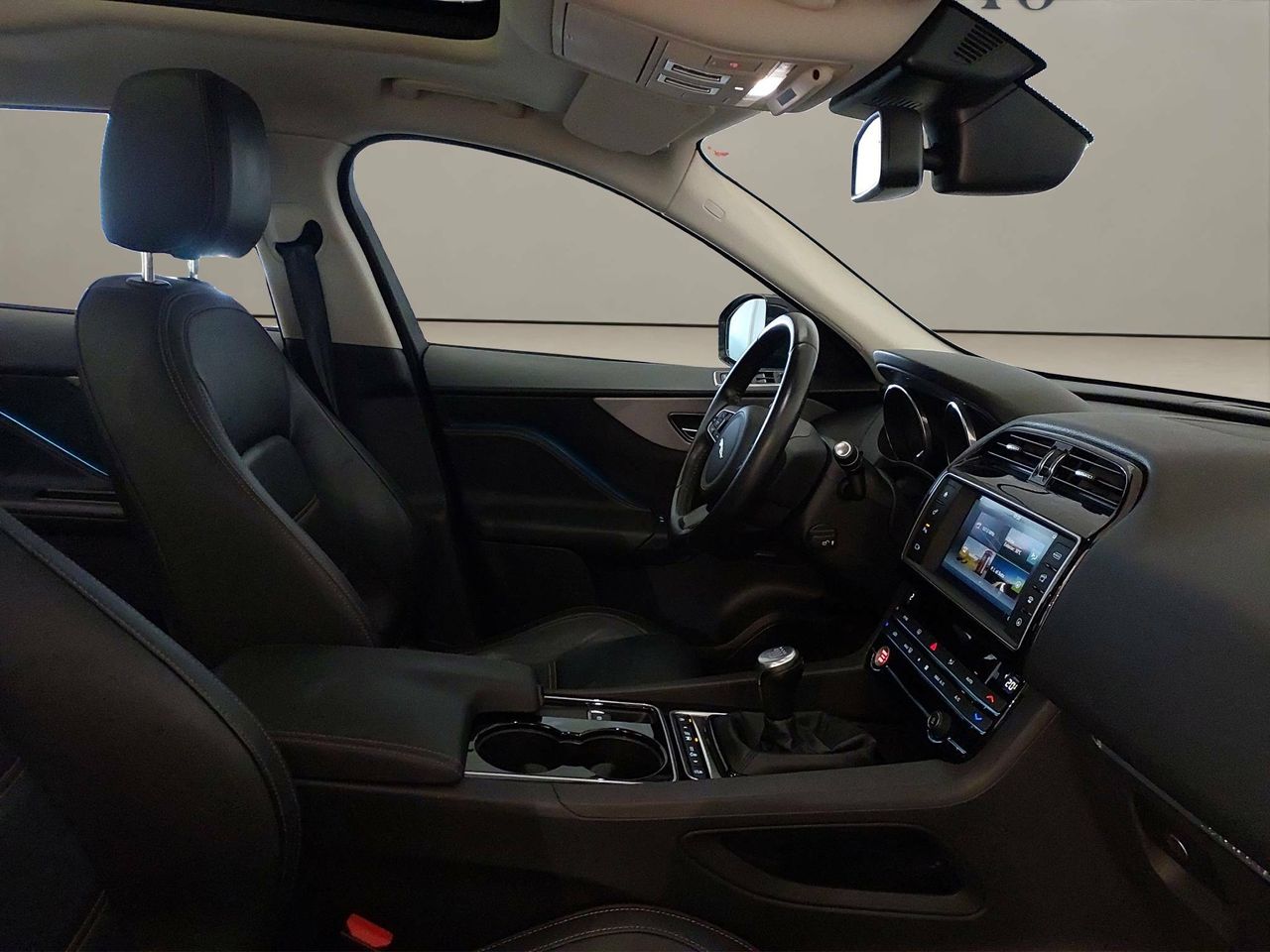 Jaguar F-Pace  2.0L i4D AWD Manual Portfolio - Foto 15
