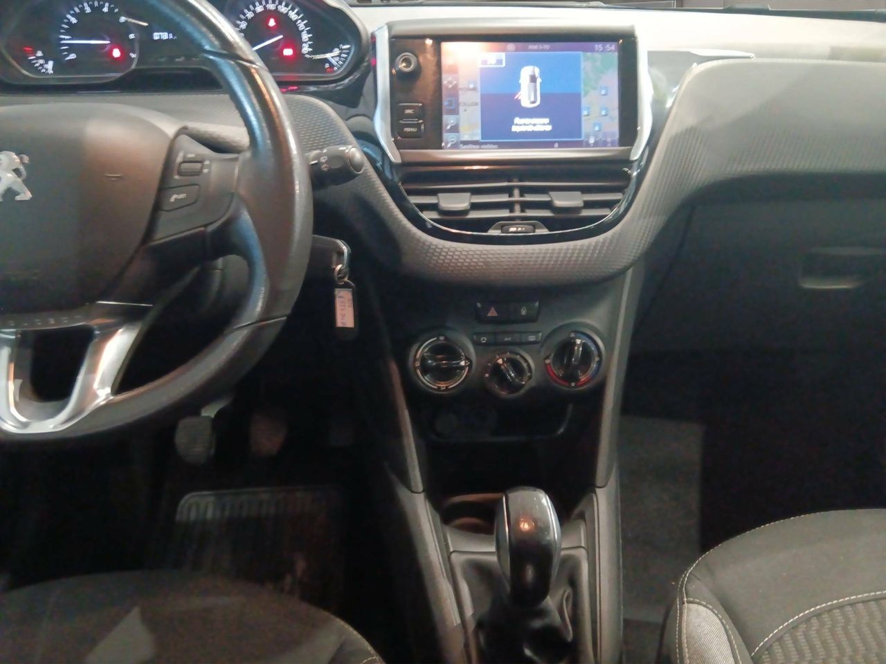 Peugeot 208  3P  1.2L PureTech 82 Style - Foto 10