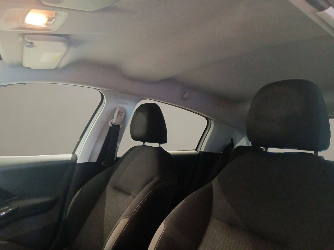 Peugeot 208  3P  1.2L PureTech 82 Style - Foto 11