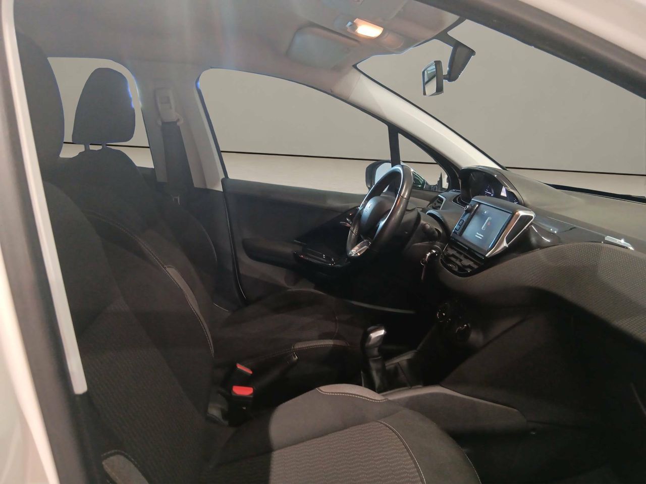 Peugeot 208  3P  1.2L PureTech 82 Style - Foto 9