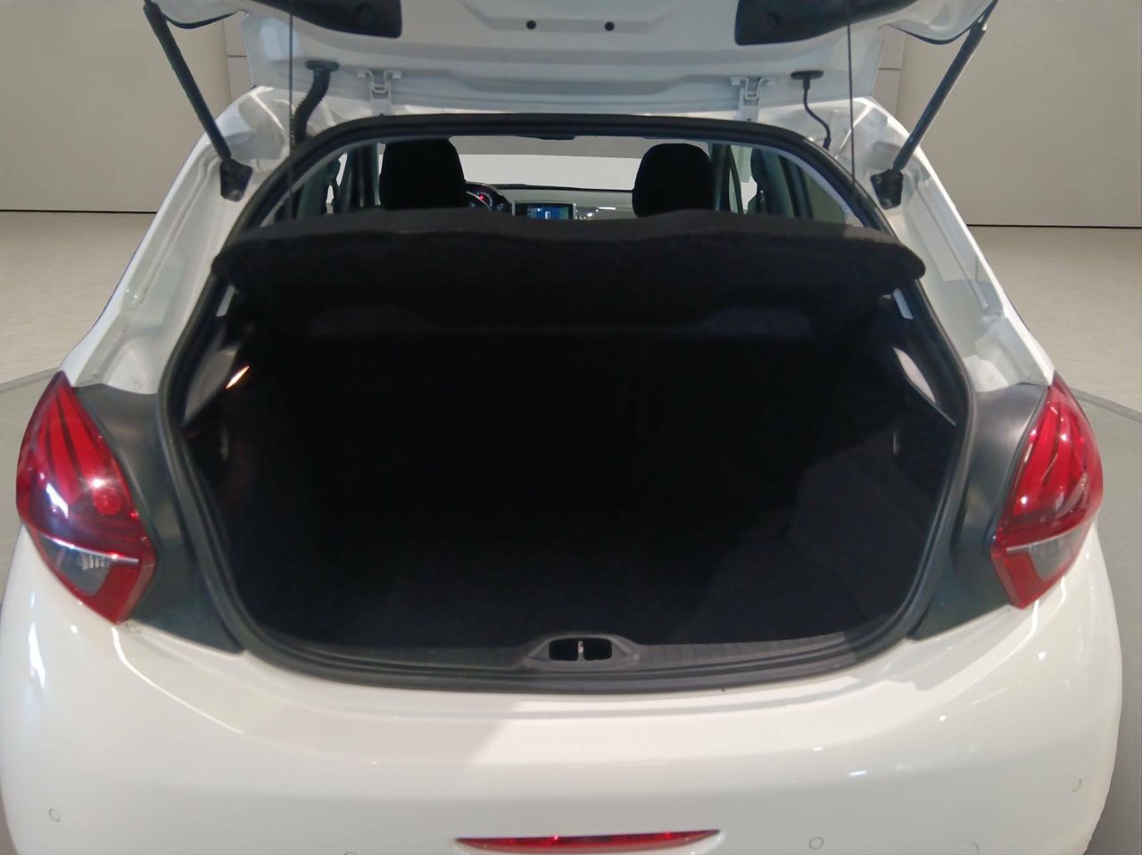 Peugeot 208  3P  1.2L PureTech 82 Style - Foto 17