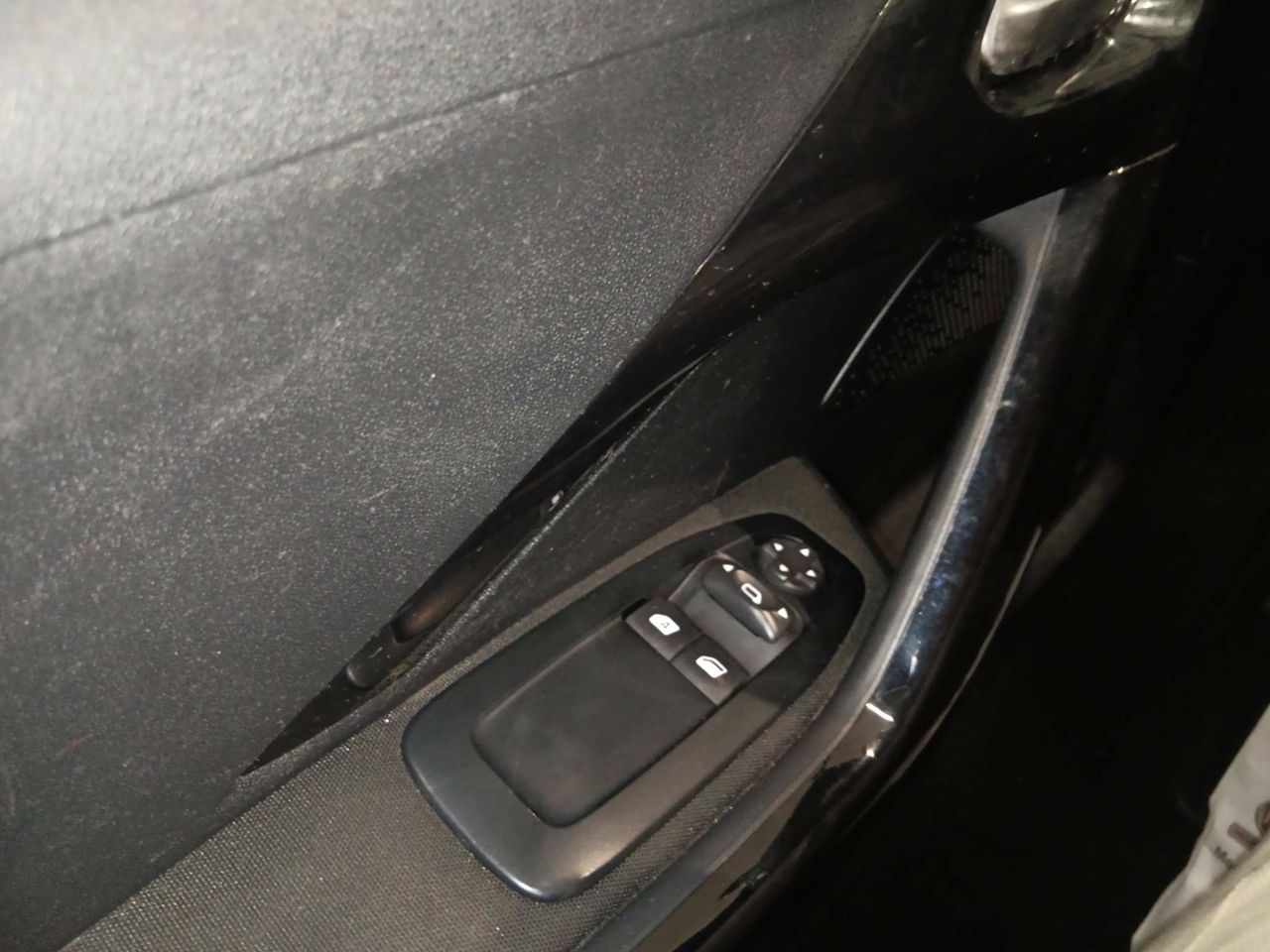 Peugeot 208  3P  1.2L PureTech 82 Style - Foto 5