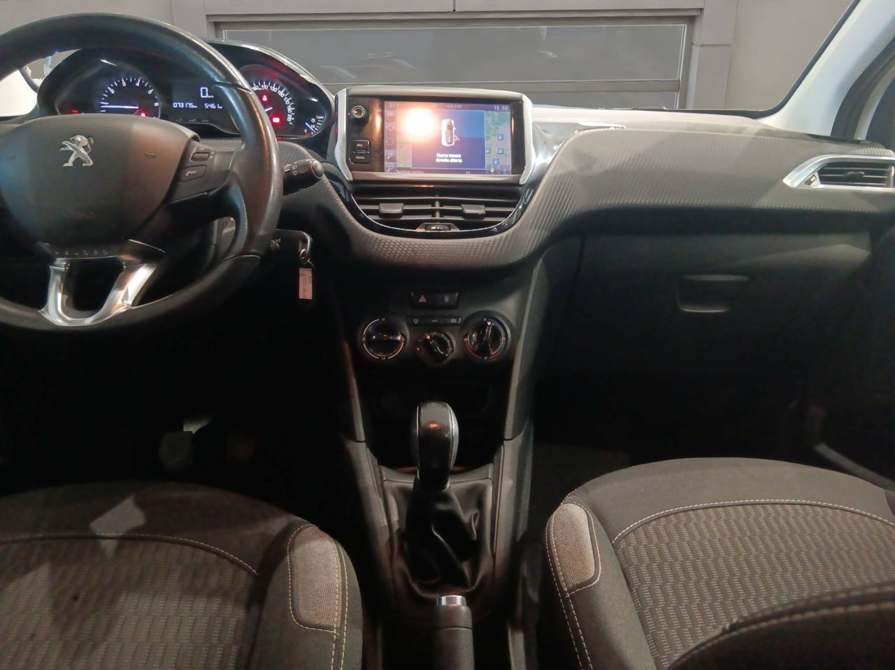 Peugeot 208  3P  1.2L PureTech 82 Style - Foto 8