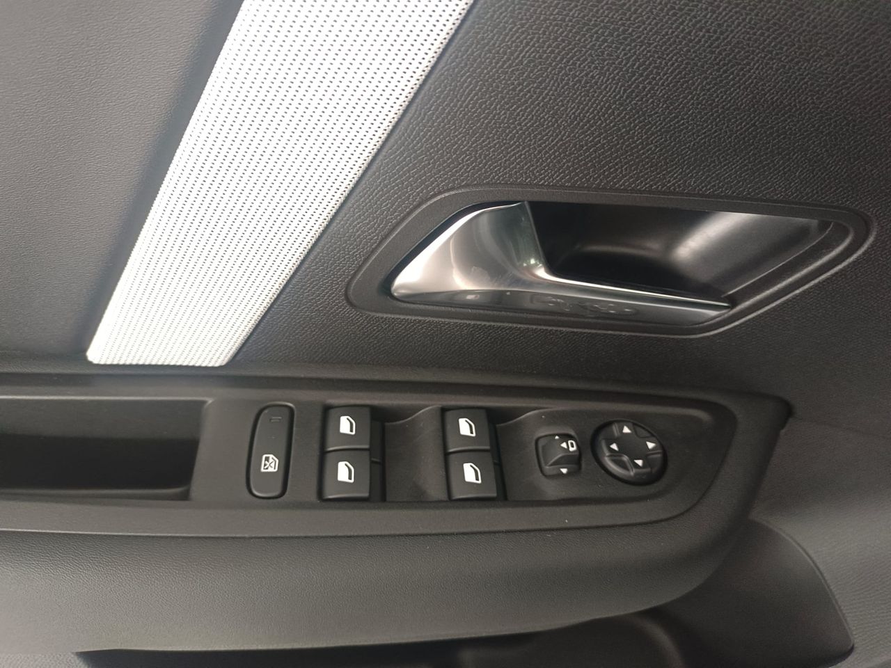 Citroën C4 Hybrid 145 ë-DCS6 Max - Foto 16