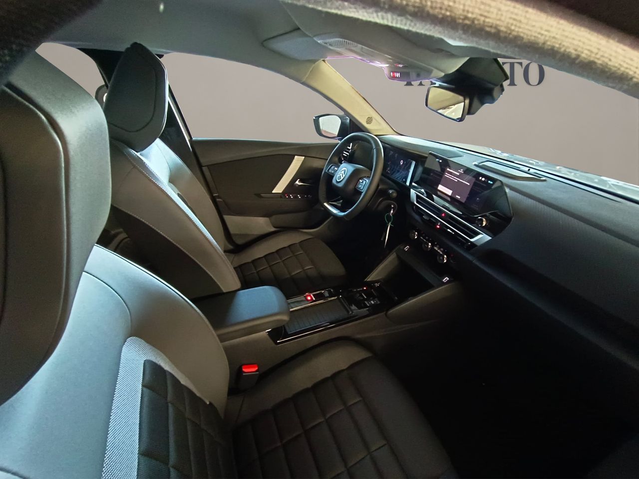 Citroën C4 Hybrid 145 ë-DCS6 Plus - Foto 12
