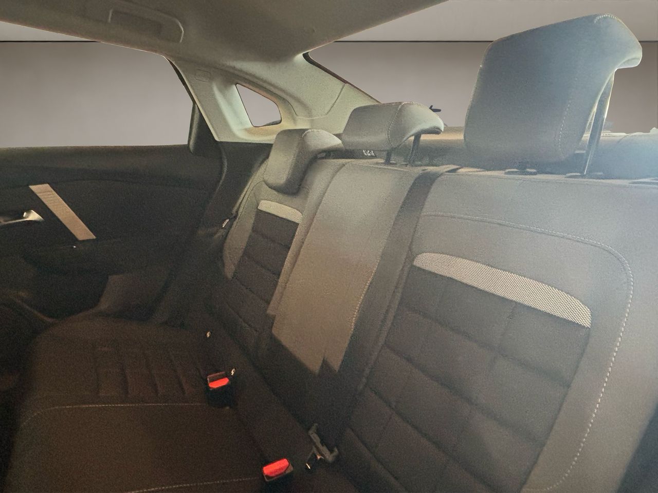 Citroën C4 X Hybrid 145 ë-DCS6 Plus - Foto 12