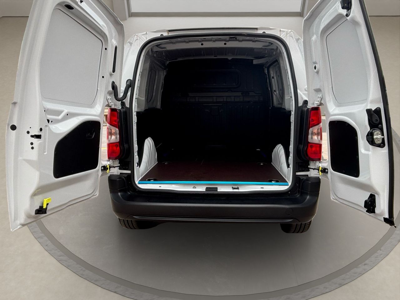 Opel Combo Cargo Combo Cargo L 1000kg Diesel 1.5 100HP S&S MT6   - Foto 9