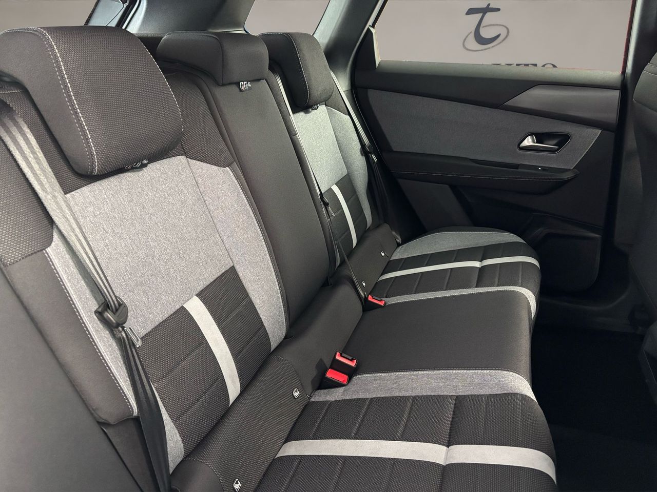 Opel Grandland 1.2T XHT Hybrid eDCT6 S/S Edition - Foto 11