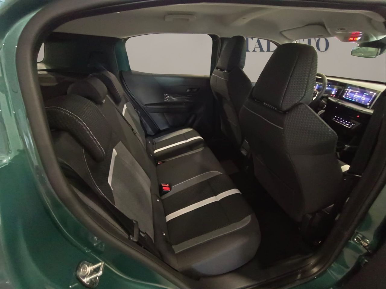 Opel Frontera 1.2T XHT Hybrid eDCT6 107kW Edition - Foto 13