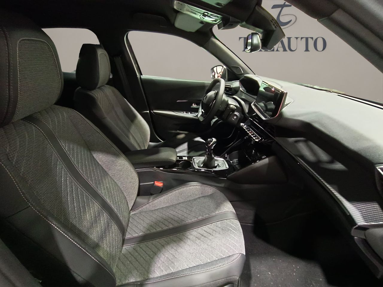 Peugeot 2008 Allure Gasolina 100 S&S 6 Vel. MAN - Foto 15