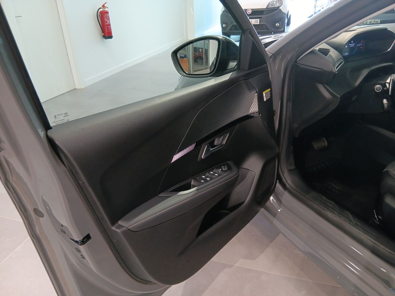 Peugeot 208 Allure HYBRID 110 eDCS6 - Foto 19